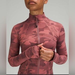NWT  Lululemon Define Jacket in Heritage 365 Camo Rose Multi in Nulux , size 8